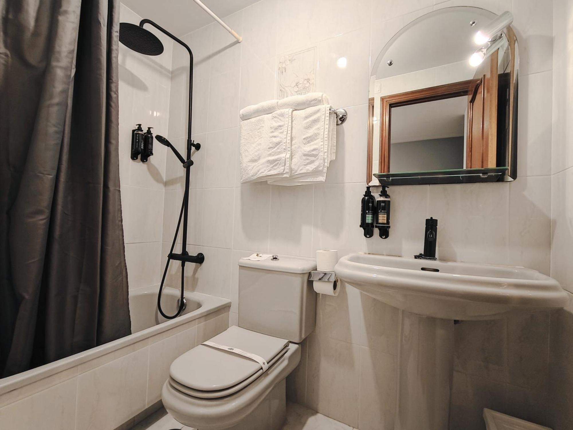 Nest El Camino Hotel Santiago de Compostela Ngoại thất bức ảnh